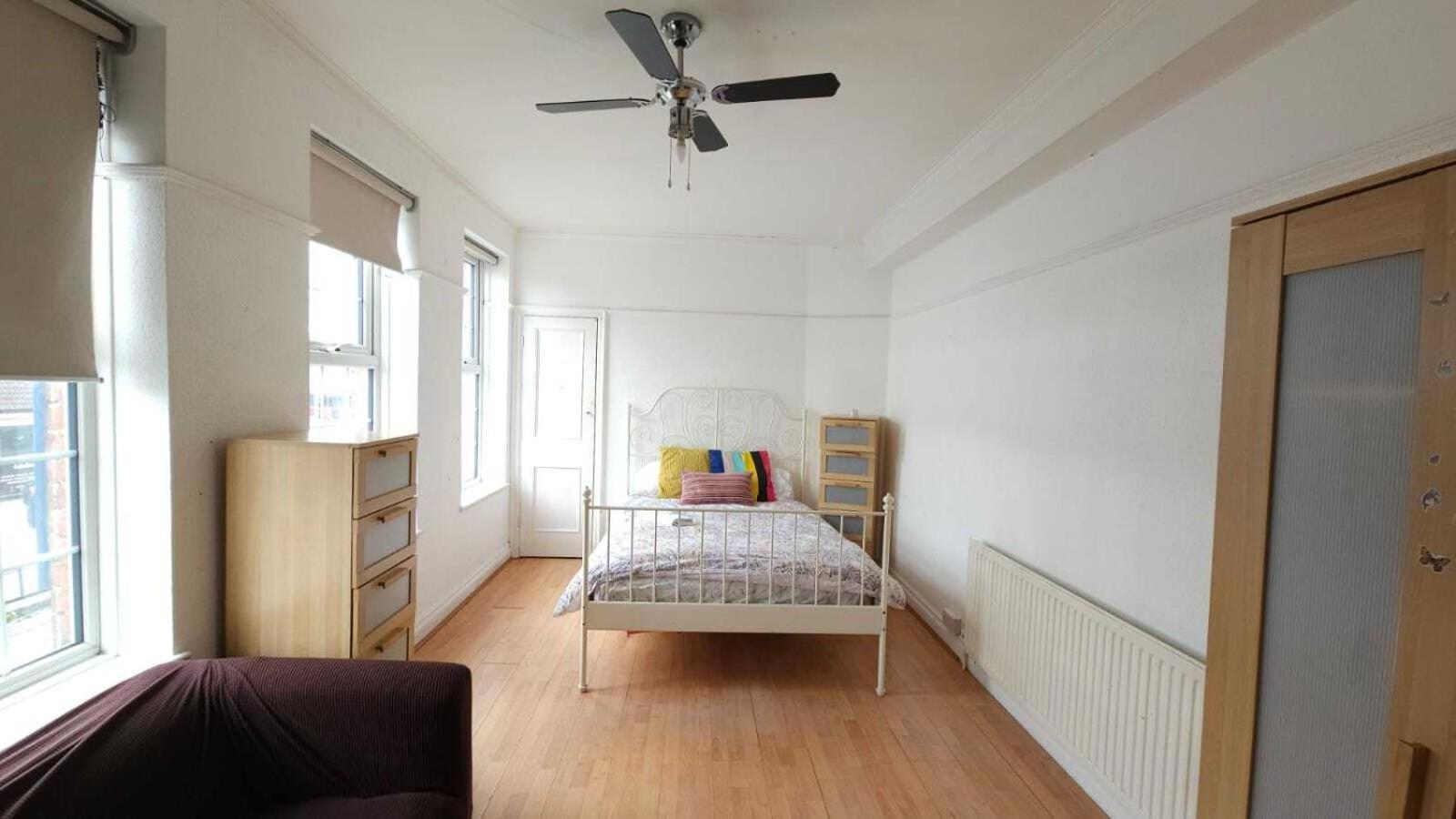 London Edgware Station Apartment Bilik gambar