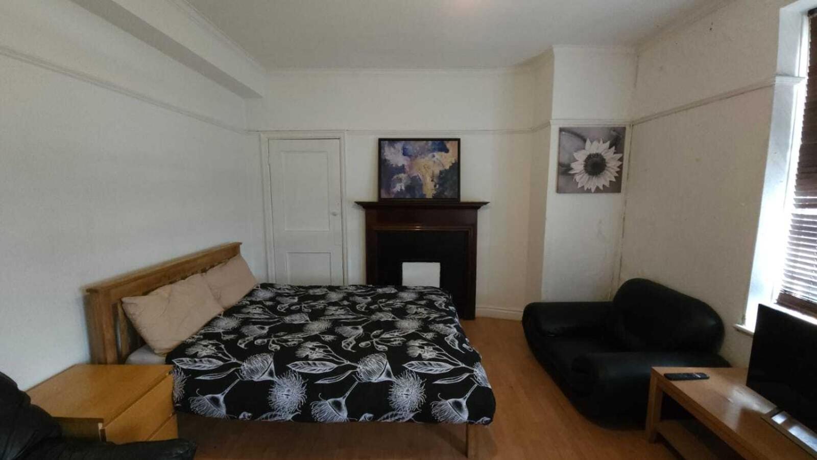 London Edgware Station Apartment Bilik gambar