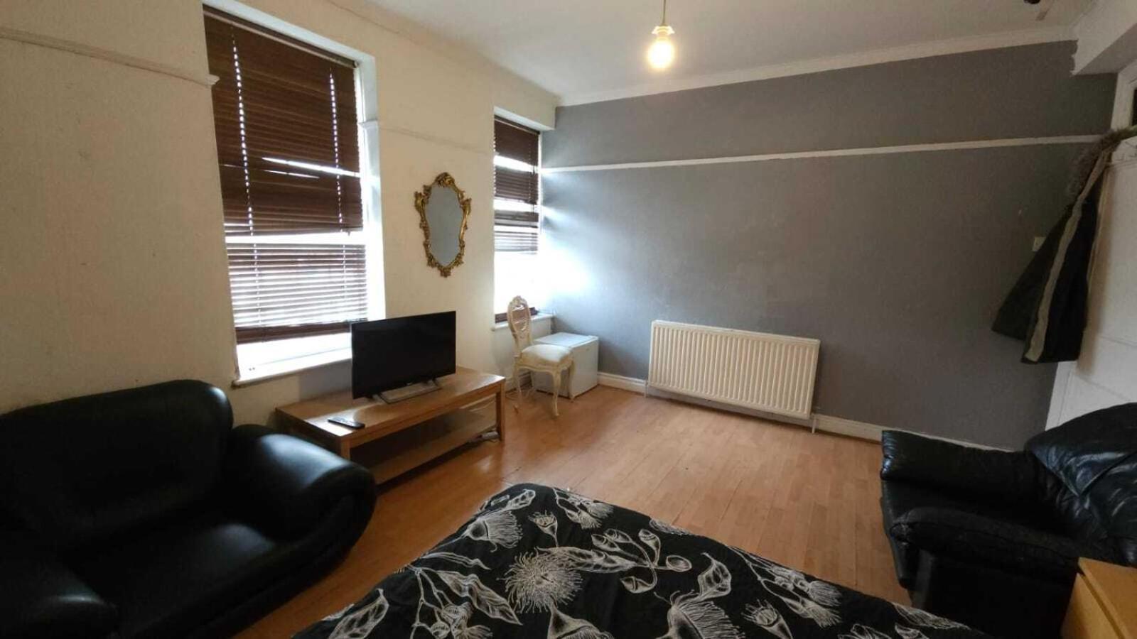 London Edgware Station Apartment Bilik gambar