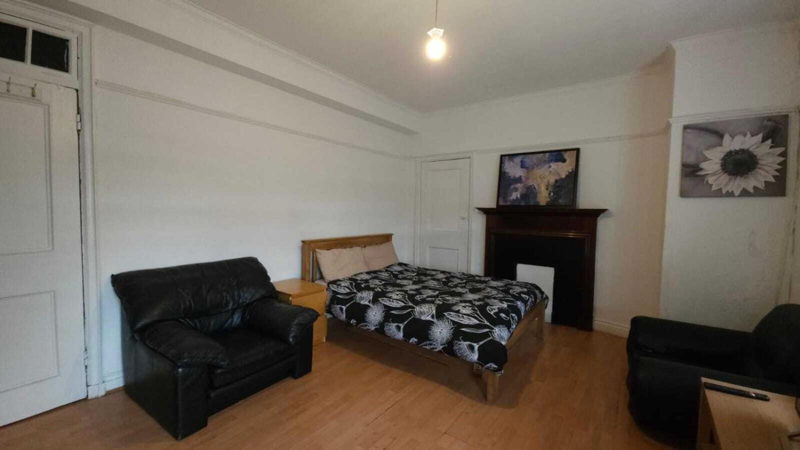 London Edgware Station Apartment Bilik gambar