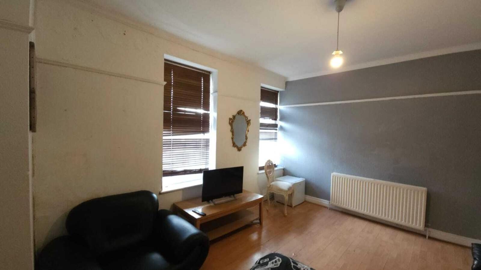 London Edgware Station Apartment Bilik gambar