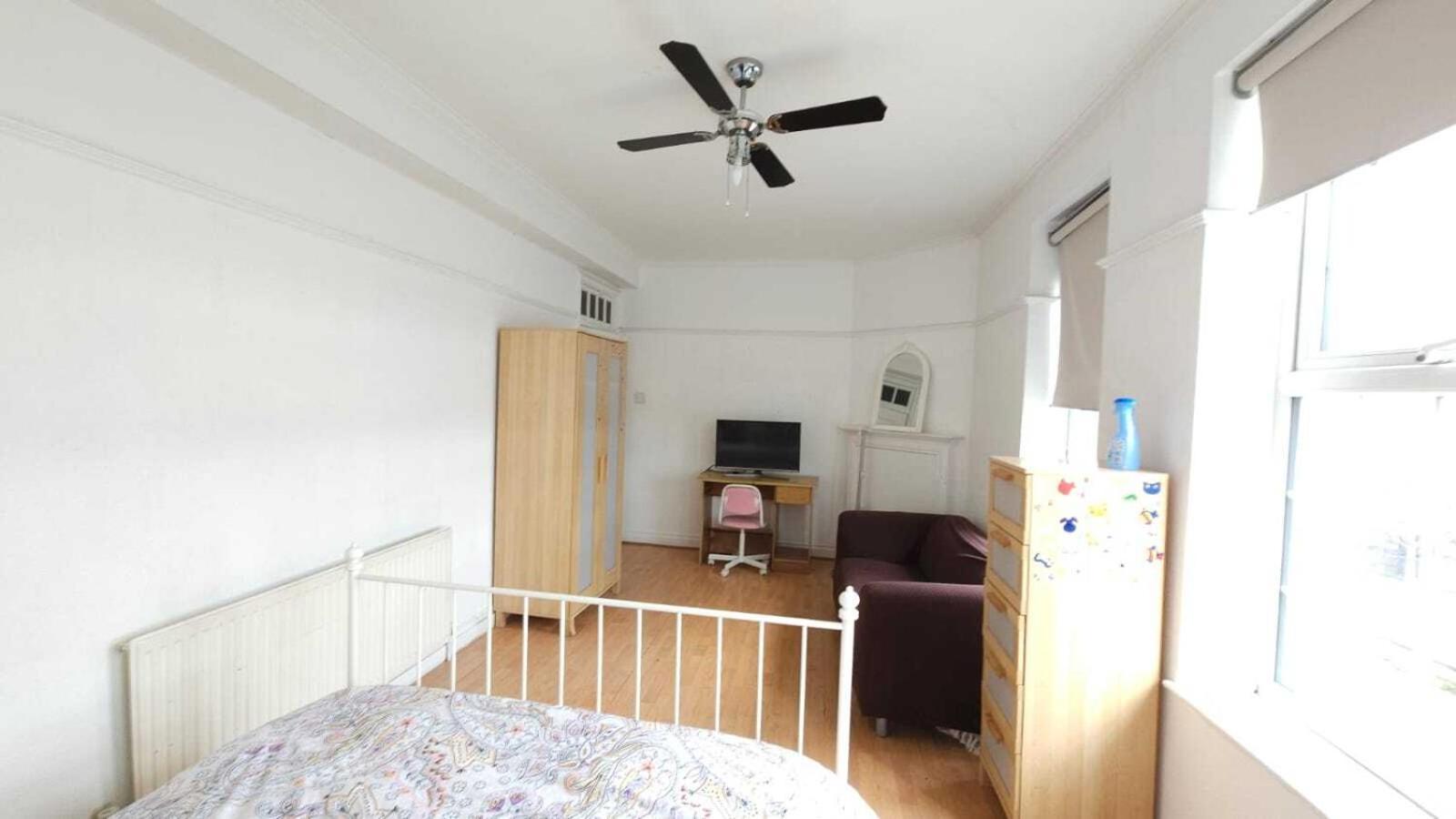 London Edgware Station Apartment Bilik gambar