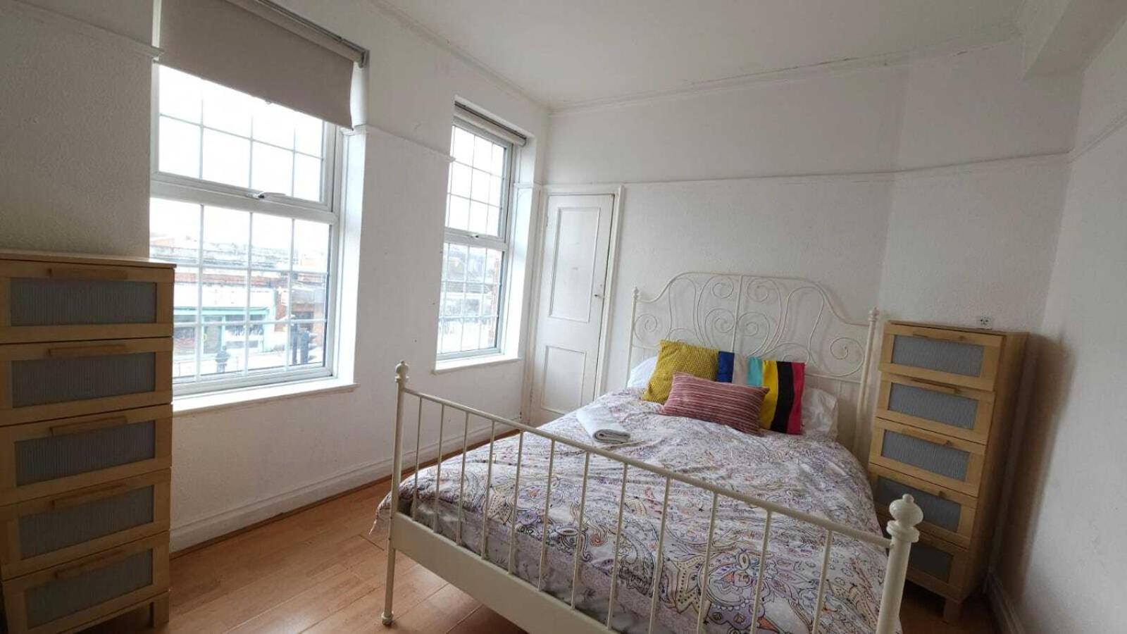 London Edgware Station Apartment Bilik gambar
