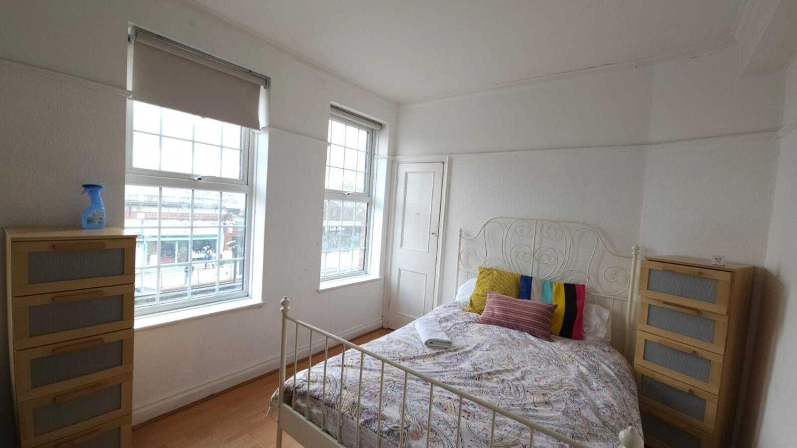 London Edgware Station Apartment Bilik gambar