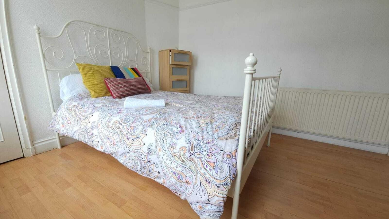 London Edgware Station Apartment Bilik gambar